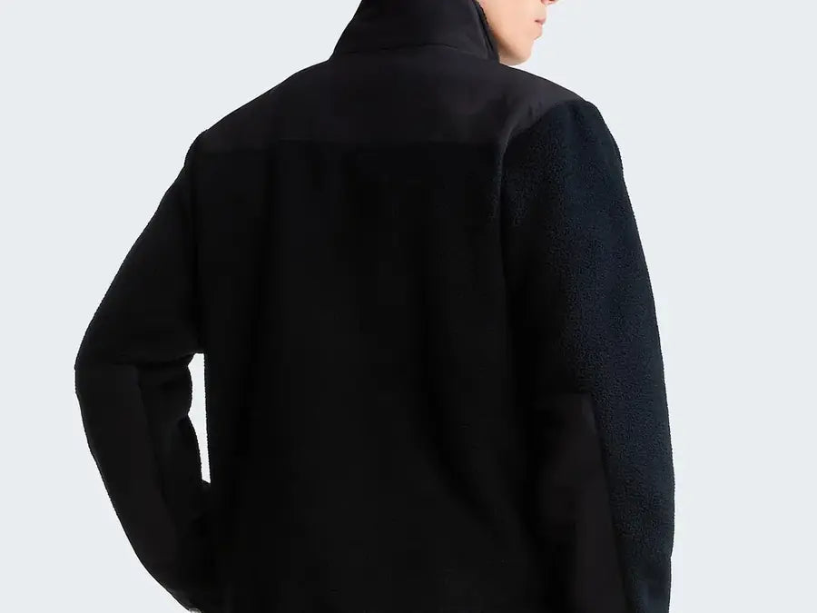 Jacke von hinten getragen